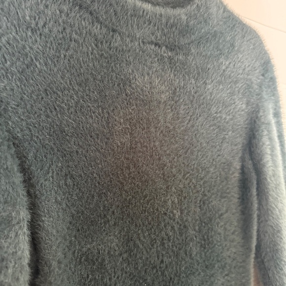 Babaton | M Dark Green Fuzzy Midi Dress – Faux Fur Feel - Picture 4 of 8